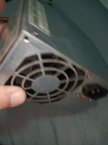 Gente genérica 200 watts para PC simples.