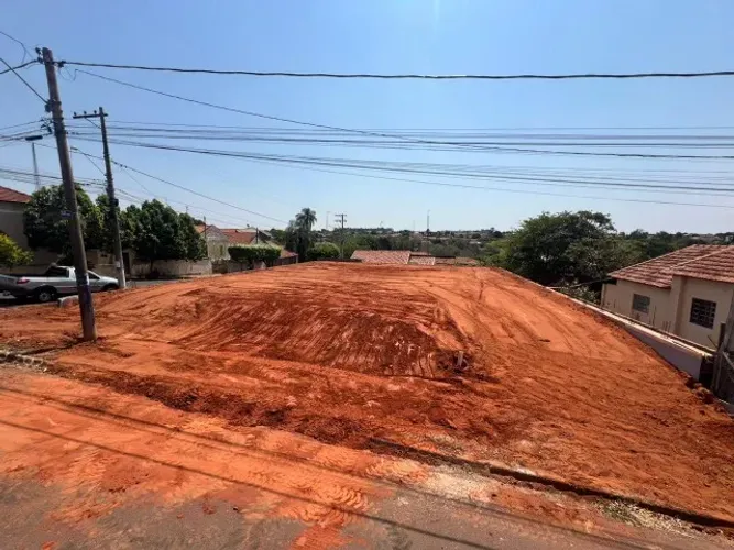 UCHOA (SP) Terreno com 494m2 no Centro