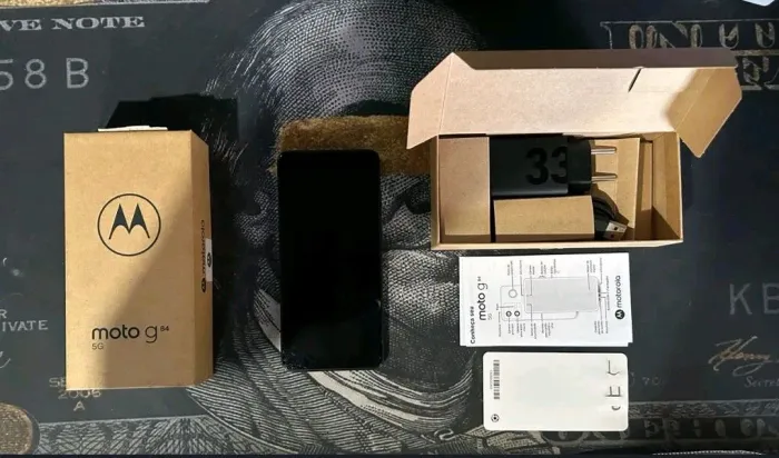Moto g84 , semi novo
