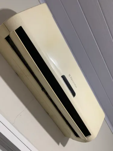 AR CONDICIONADO 9000 BTUS