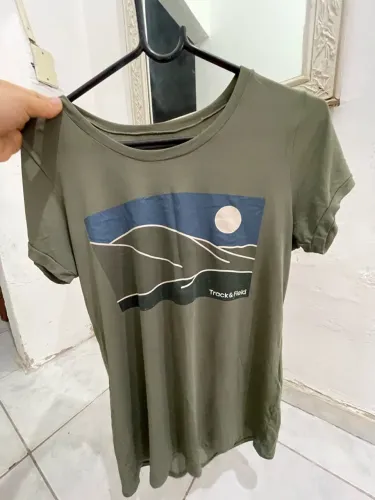 Roupas de academia novas e originais 