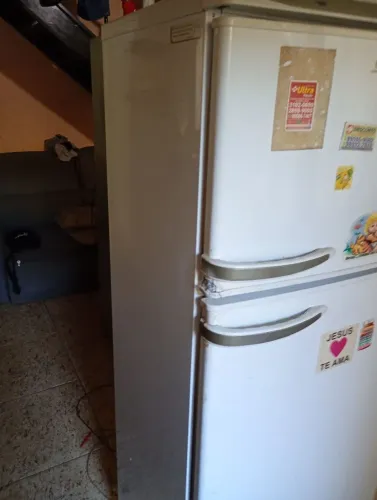 Vendo geladeira duplex funcionando