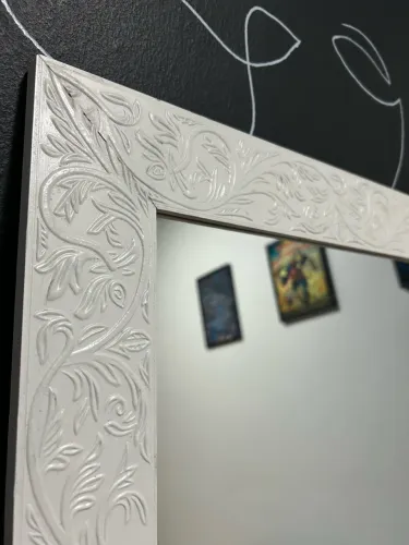 Espelho de Corpo Inteiro com Moldura Decorativa