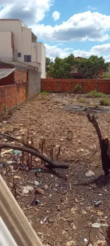 Lote próximo shopping  300 m².Murado e escriturado..