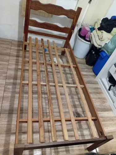 Vendo uma cama por 250 reais