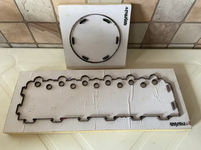 2 Facas de Corte Centro de Mesa(10 cm. Diâmetro x 10 cm. Altura)