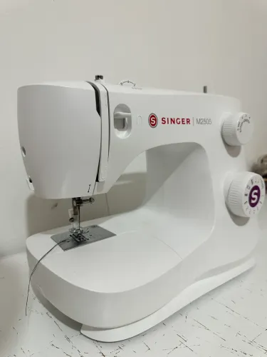 Máquina de costura SINGER M2505