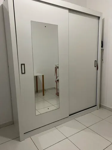 Guarda roupa duas portas - Usado