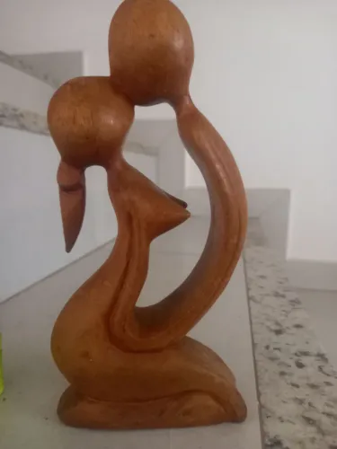 Escultura O Beijo Indonésia 