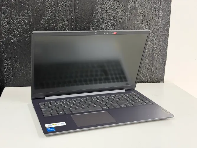 Notebook Lenovo core i3 seminovo