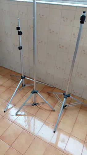 Vendo Tripés de alumínio