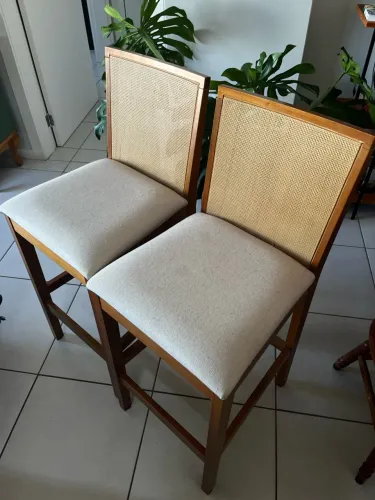 Cadeiras altas em palhinha (par - pra vender rápido)