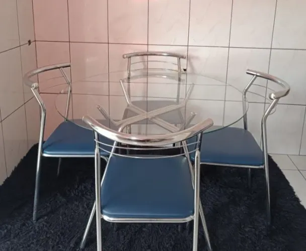 Mesa de jantar Vidro e alumínio