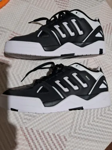 Tênis Adidas Midcity Low 43