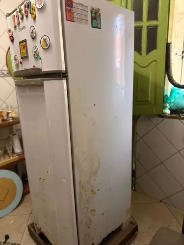 Geladeira Esmaltec