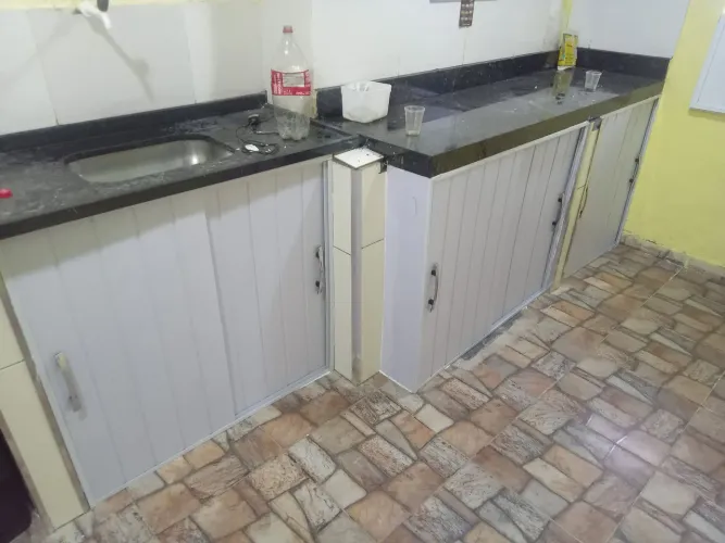 Porta de correr para sua pia vem que preço esta muito bom e também porta sanfonada
