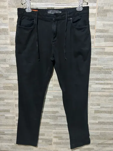 Calça casual moletom preta Oficina 44