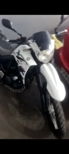 Vendo xt 660, ano 2015, moto em perfeitas condições de uso.
