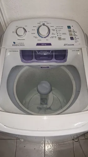 Máquina de lavar roupas 