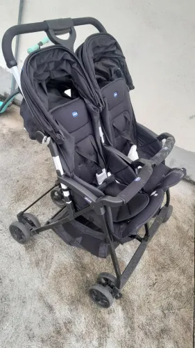 Carrinho duplo de bebe chcco