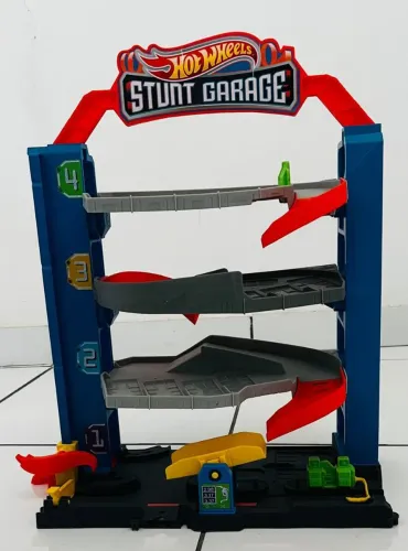 Vendo brinquedo garagem Hotweels coleção HotWeels City Stunt Garagem