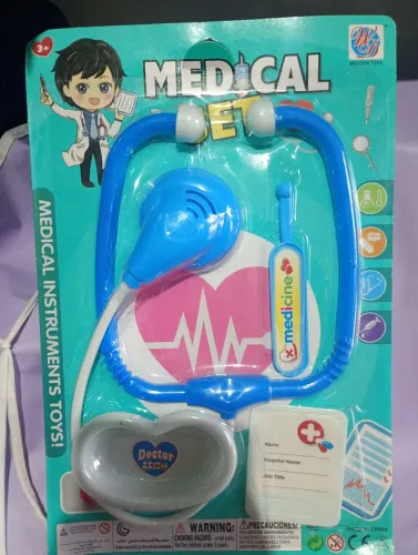 Brinquedos kit médico e carrinhos
