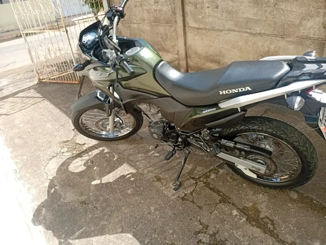 Vendo XRE 190 conservada