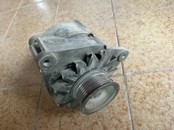 Alternador de Uno