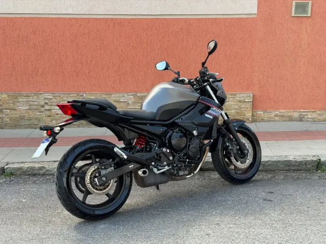 VENDO XJ6N 2018 MUITO NOVA 
