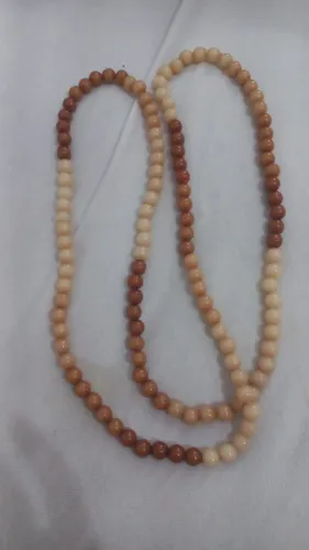 Colar Vintage Longo de Contas Creme e Caramelo