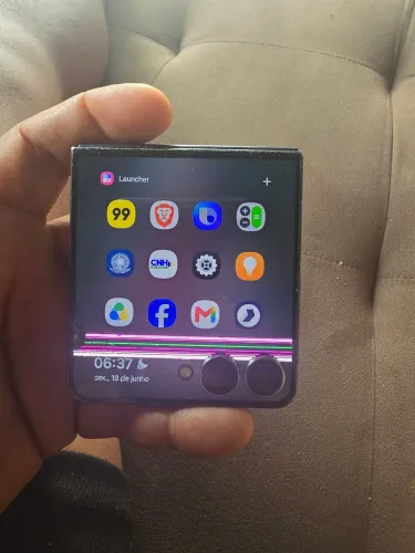 Samsung z flip 7 precisa trocar a tela de dentro