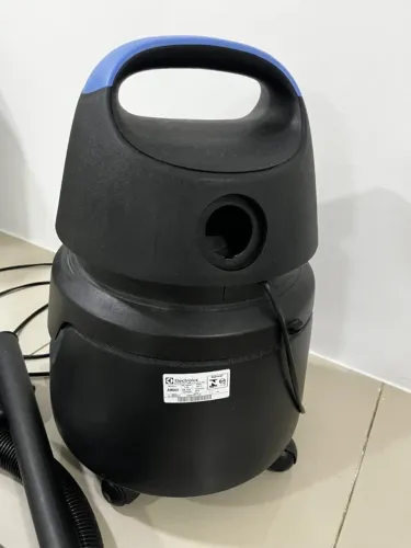 Aspirador Água e Pó Electrolux 1400W - NOVO