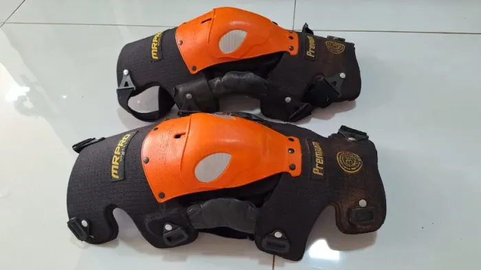 Vendo par de Joelheira MR Pró Premium em excelente estado