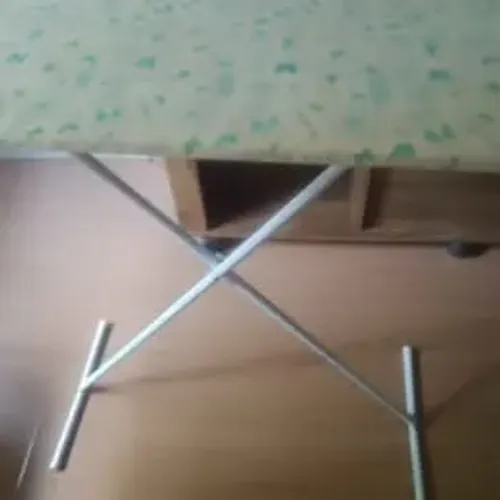 Mesa de passar roupas-impecável.