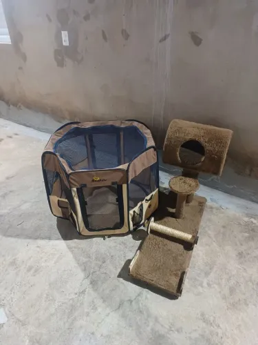 Vendo cercado e brinquedo para gato 