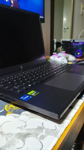 Notebook Asus Nitro V15 - RTX 4060 8GB - 16gb RAM DDR5 - i5 13420h 