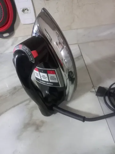 Ferro elétrico Black e deck 220wts