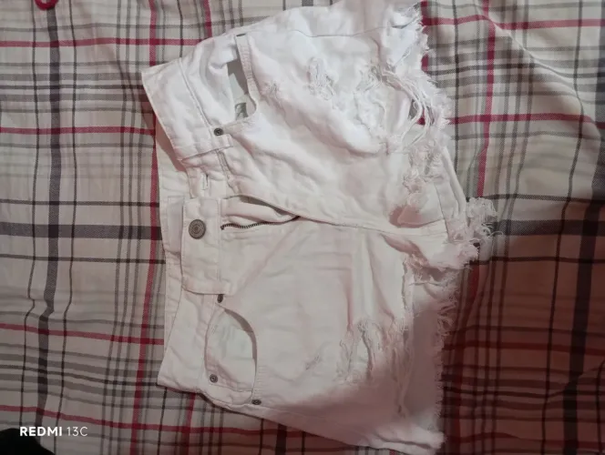 Short jeans branco feminino