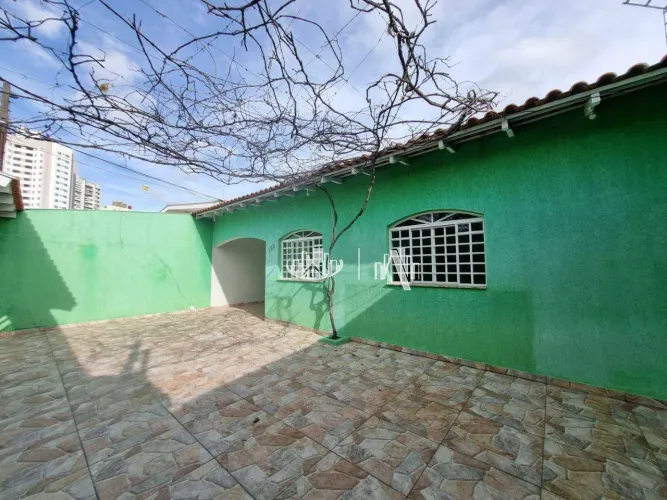 Casa com 3 quartos para alugar, 100 m² por R$ 4.500/mês - Bancários - Londrina/PR
