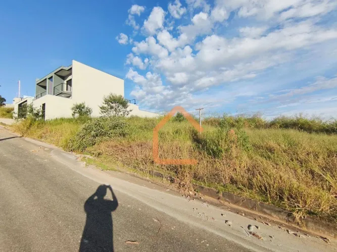 Terreno à venda, 300 m² por R$ 130.000,00 - Belvedere - Pouso Alegre/MG