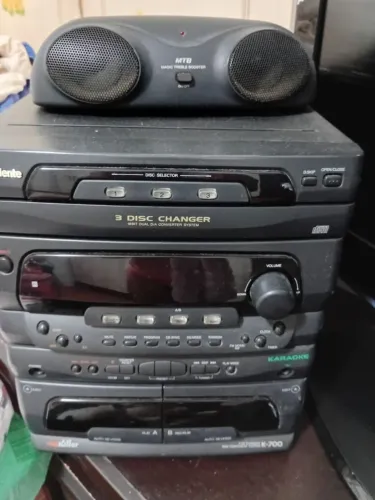 Vendo som da Gradiente em perfeito estado. Com caixas de som e karaoke incluso.