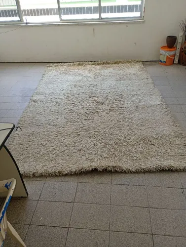 Vende se um tapete pra sala