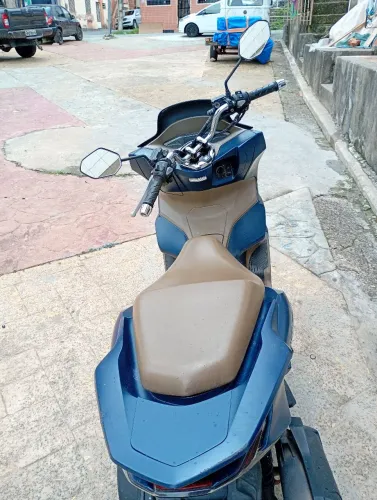 Vendo essa PCX chama no PV pra mais informações