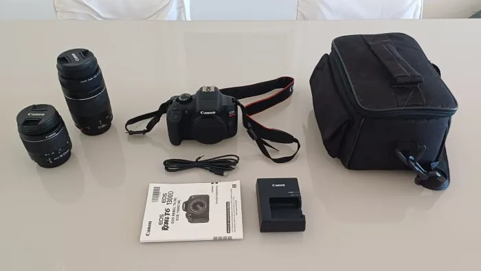 (Kit) Canon EOS Rebel T6 / 1300D + lentes 18-55mm e 75-300mm + cartão 64GB