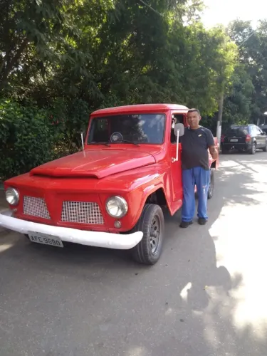 Ford F-75 4X2 2.6 V12 1975