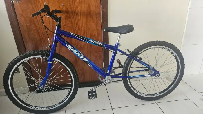 Bicicleta aro 24 novinha, sem uso.