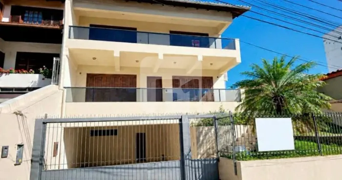 Casa de 6 dormitórios à venda no Canto