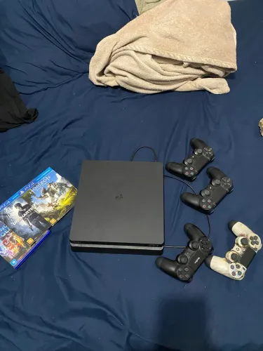 VENDO PS4 SLIM 1TERA COM 4 CONTROLES 