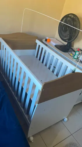 Berço NOVO, com cama .