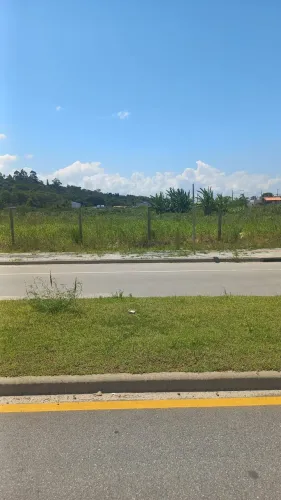 Lindos terrenos em ruas asfaltadas no Bairro Itajuba, Barra Velha-SC.